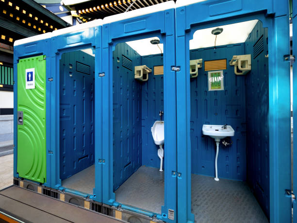 Best Portable restroom trailer rental  in Hwatha, IA